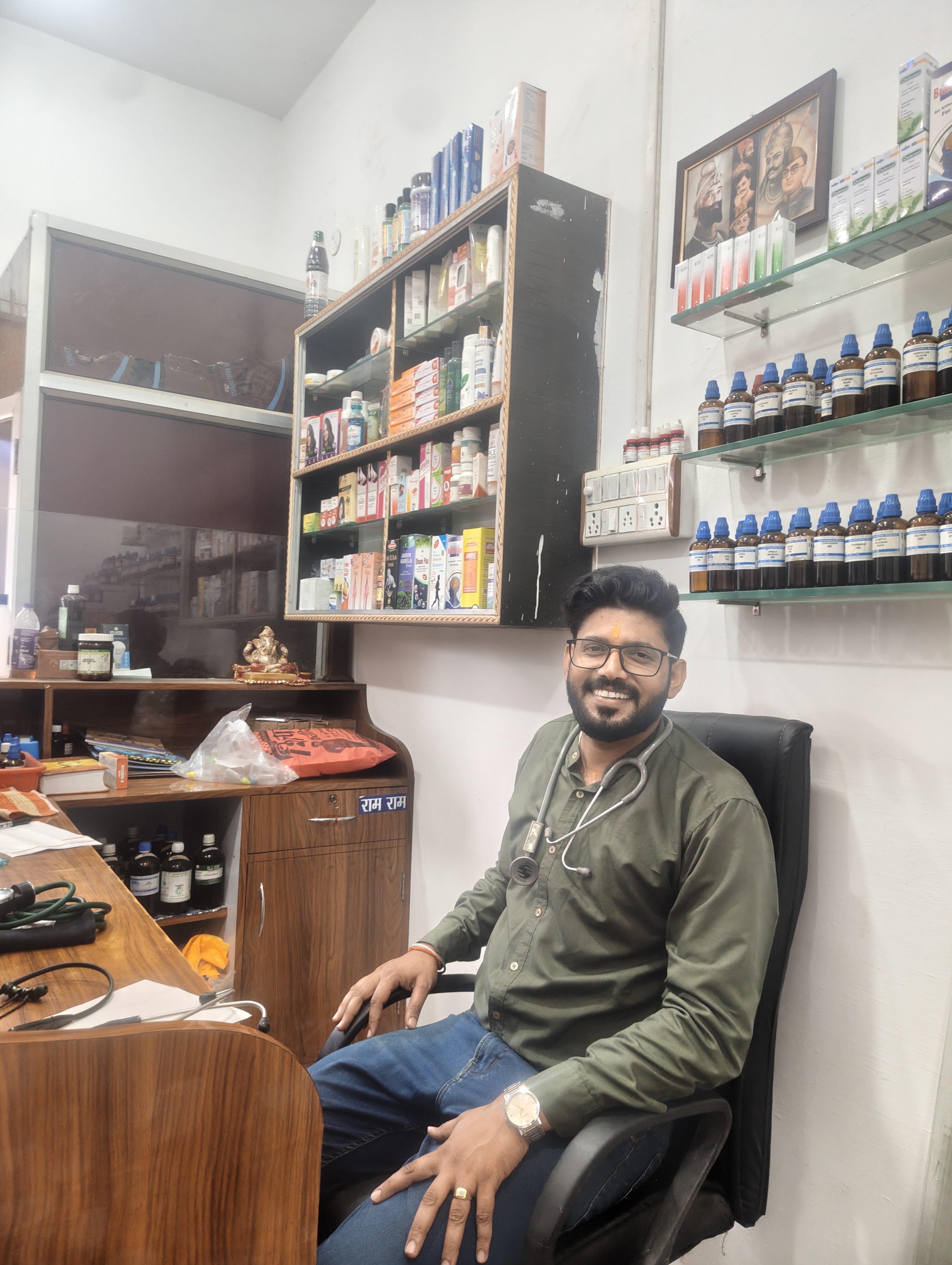 Dr Neeraj Sharma - Homeopathy Expert