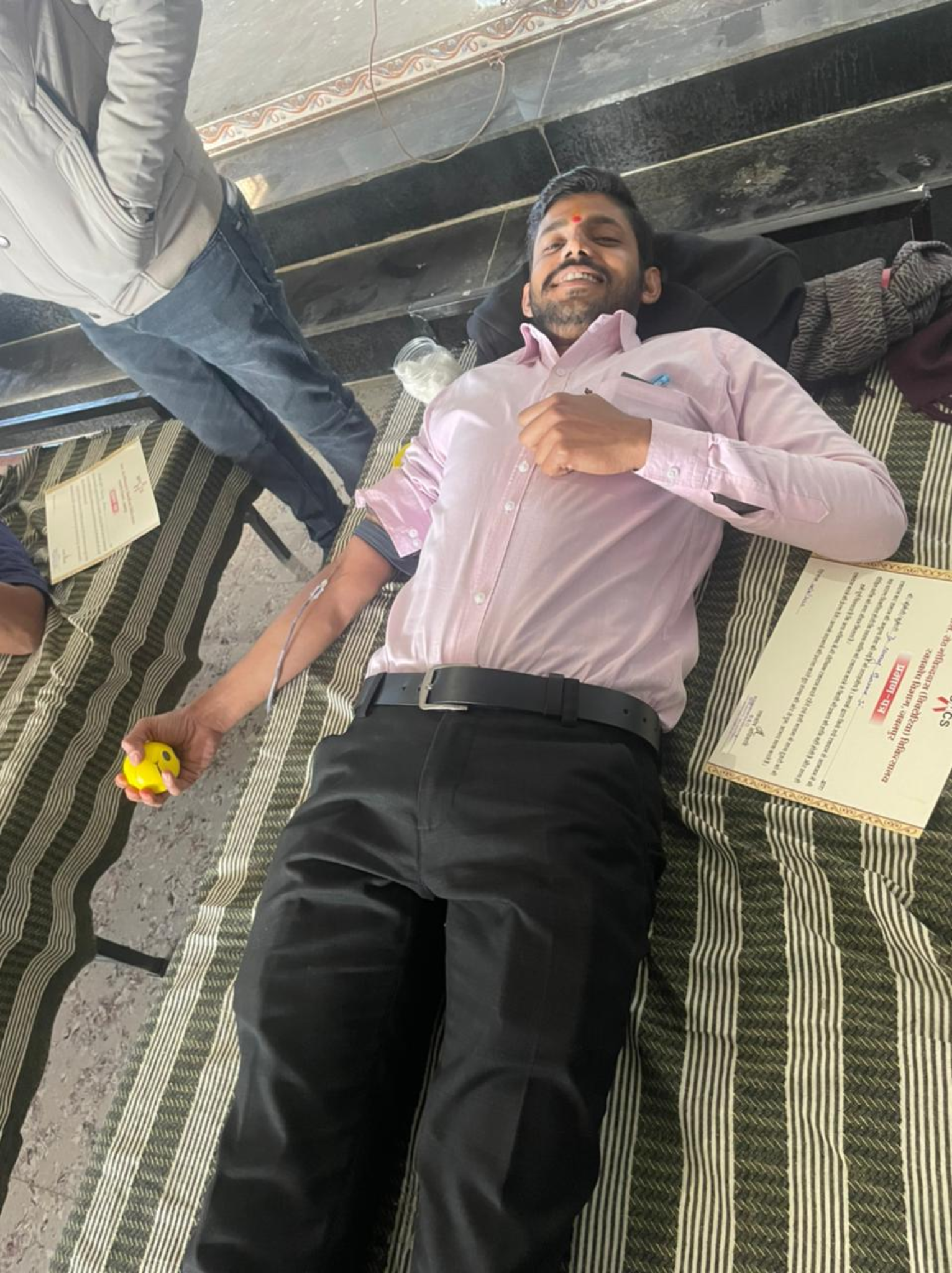 Dr Neeraj Donating Blood